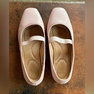Old Navy Light Pink Women's Ballet Flats